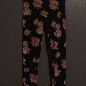 Rose pattern leggings